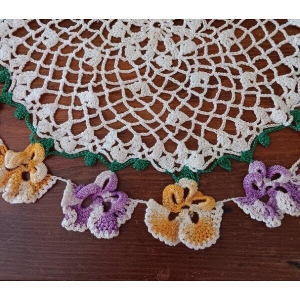 Large Vintage Ruffled Pansy Crochet Lace Center Doily Purple Yellow 15" Pansies
